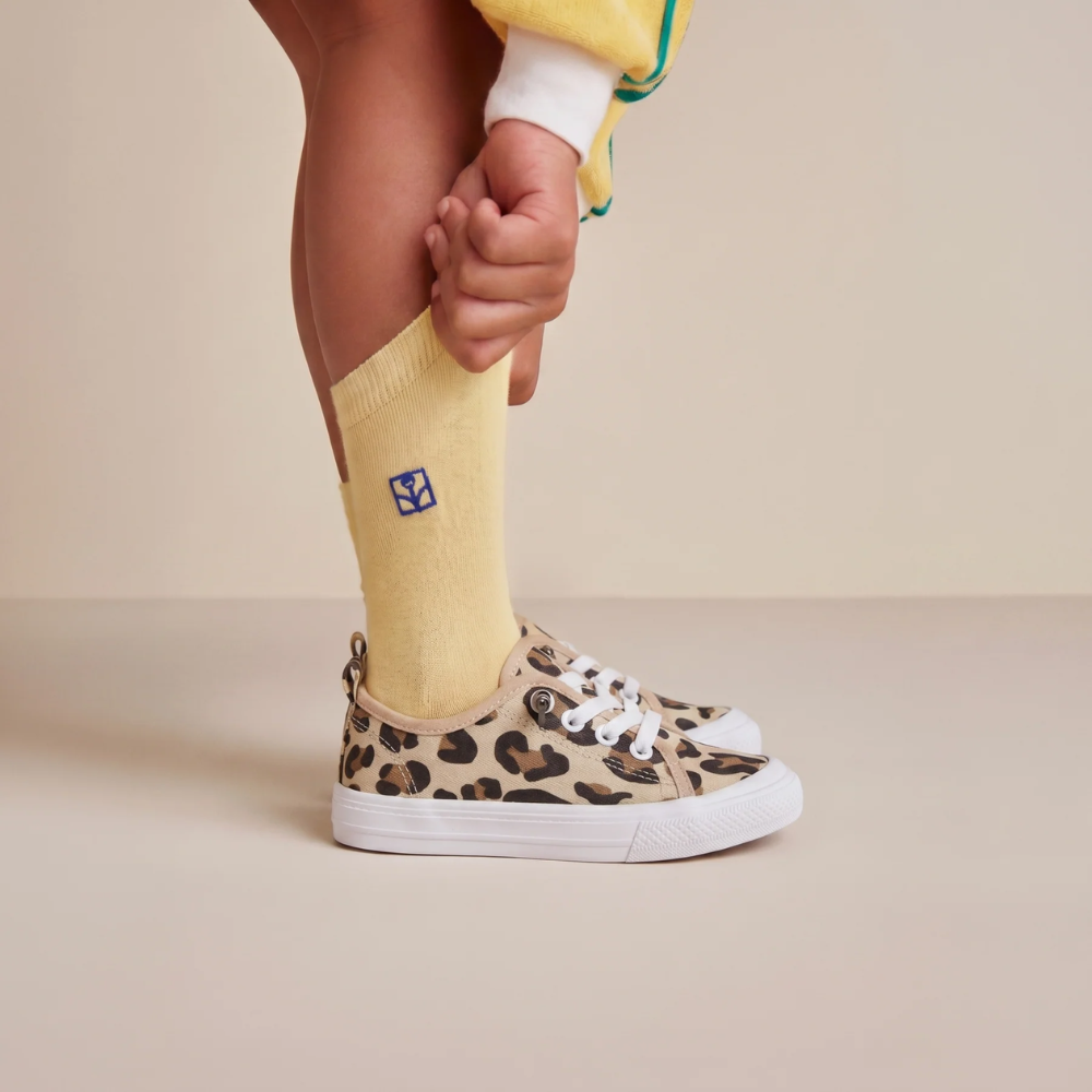 Kids Barefoot Shoes – Lightweight Breathable Sneakers with Flexible Non-Slip Soles