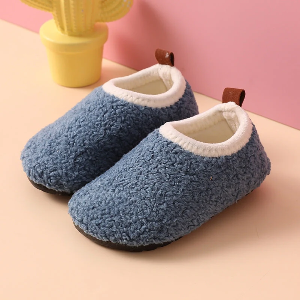 Kids Wool Lined Slippers – Warm Non-Slip Indoor Shoes with Soft Soles